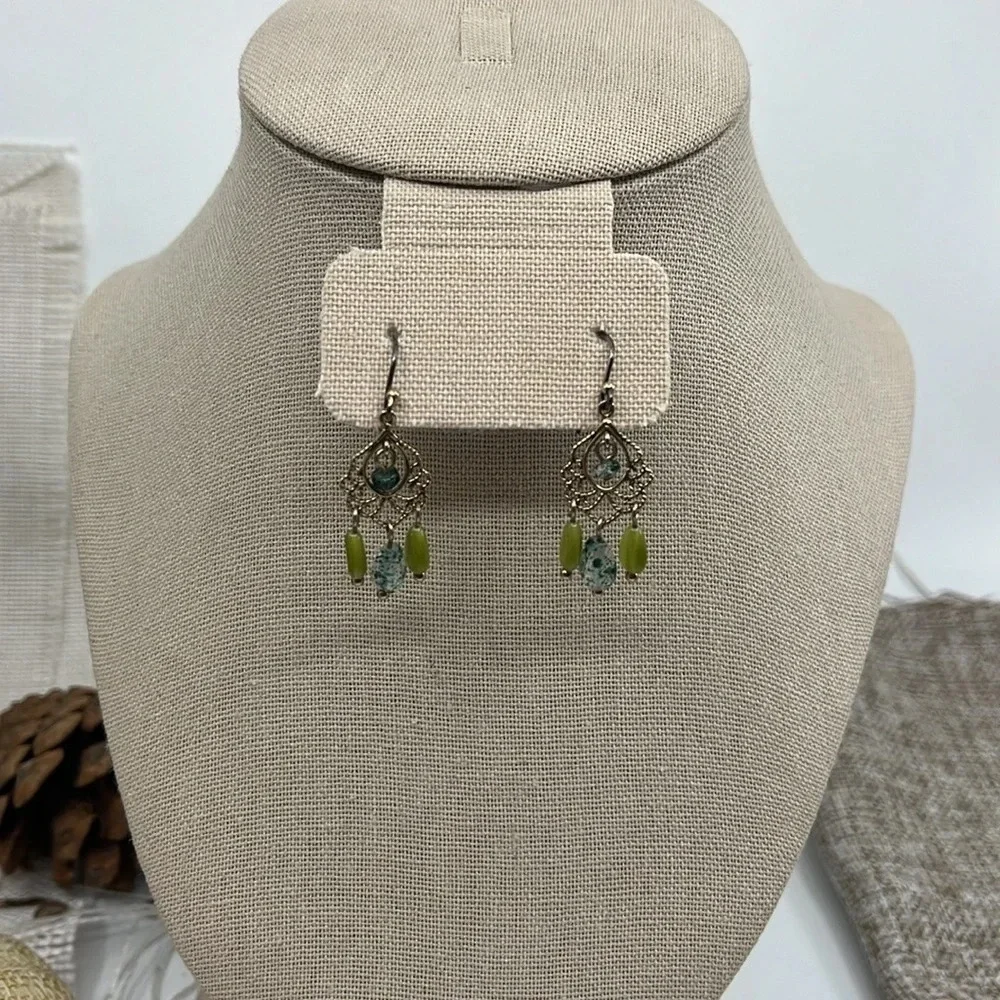 Liz Claiborne Vintage 1990s Gold Filigree Chandelier Drop Earrings Green Beads - Picture 7 of 8